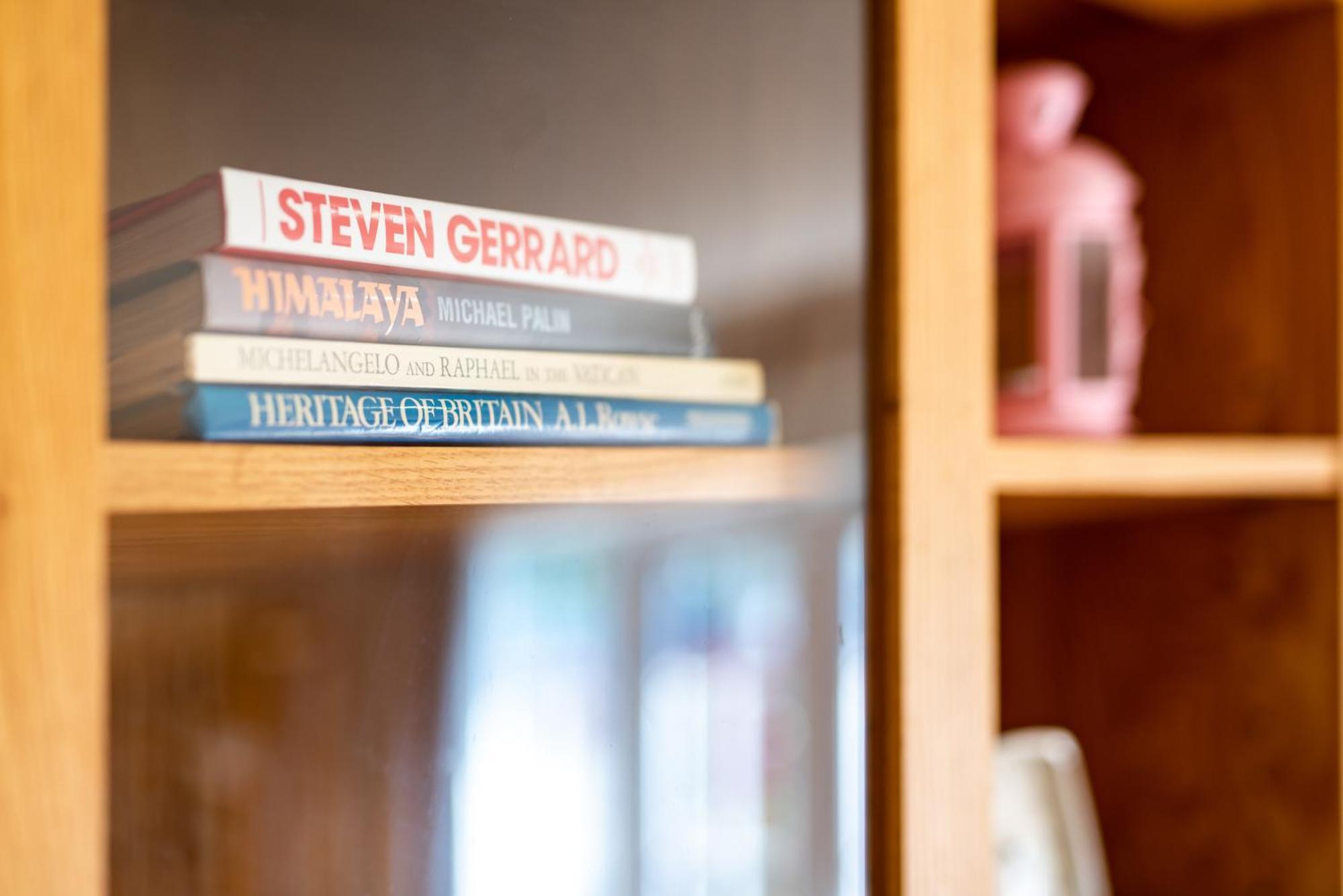 London Stratford - Spacious 2 Bed Flat With Secured Parking & Private Garden エクステリア 写真
